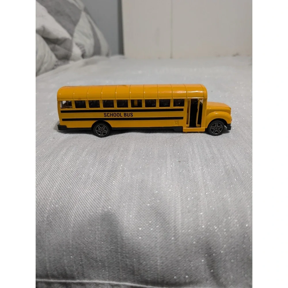 Yellow School Bus 8.5